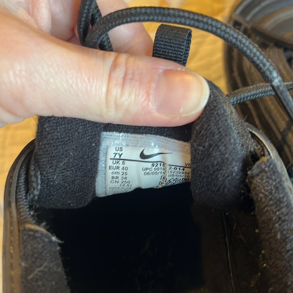 Nike Air Max 97 Black Metallic Gold Tennis Shoes Sneakers - Picture 8 of 12